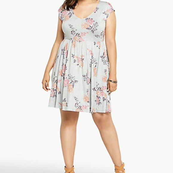 Dresses & Skirts - Torrid floral print jersey dress New with Tags